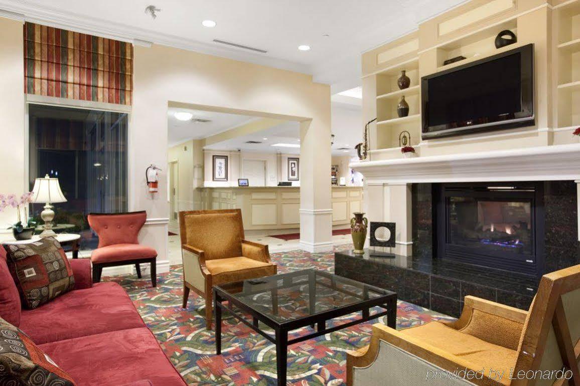 Hilton Garden Inn West Едмънтън Екстериор снимка