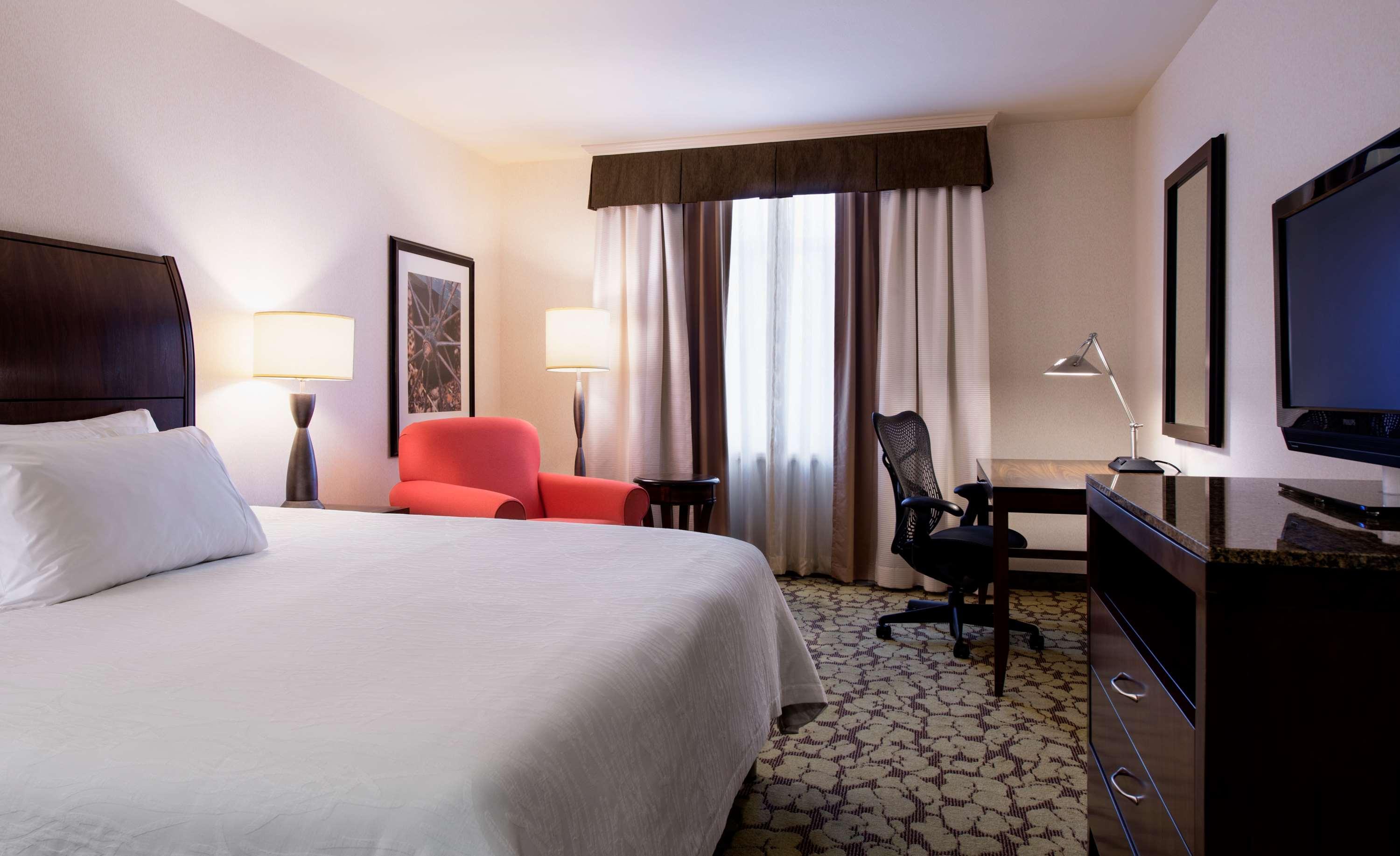 Hilton Garden Inn West Едмънтън Екстериор снимка