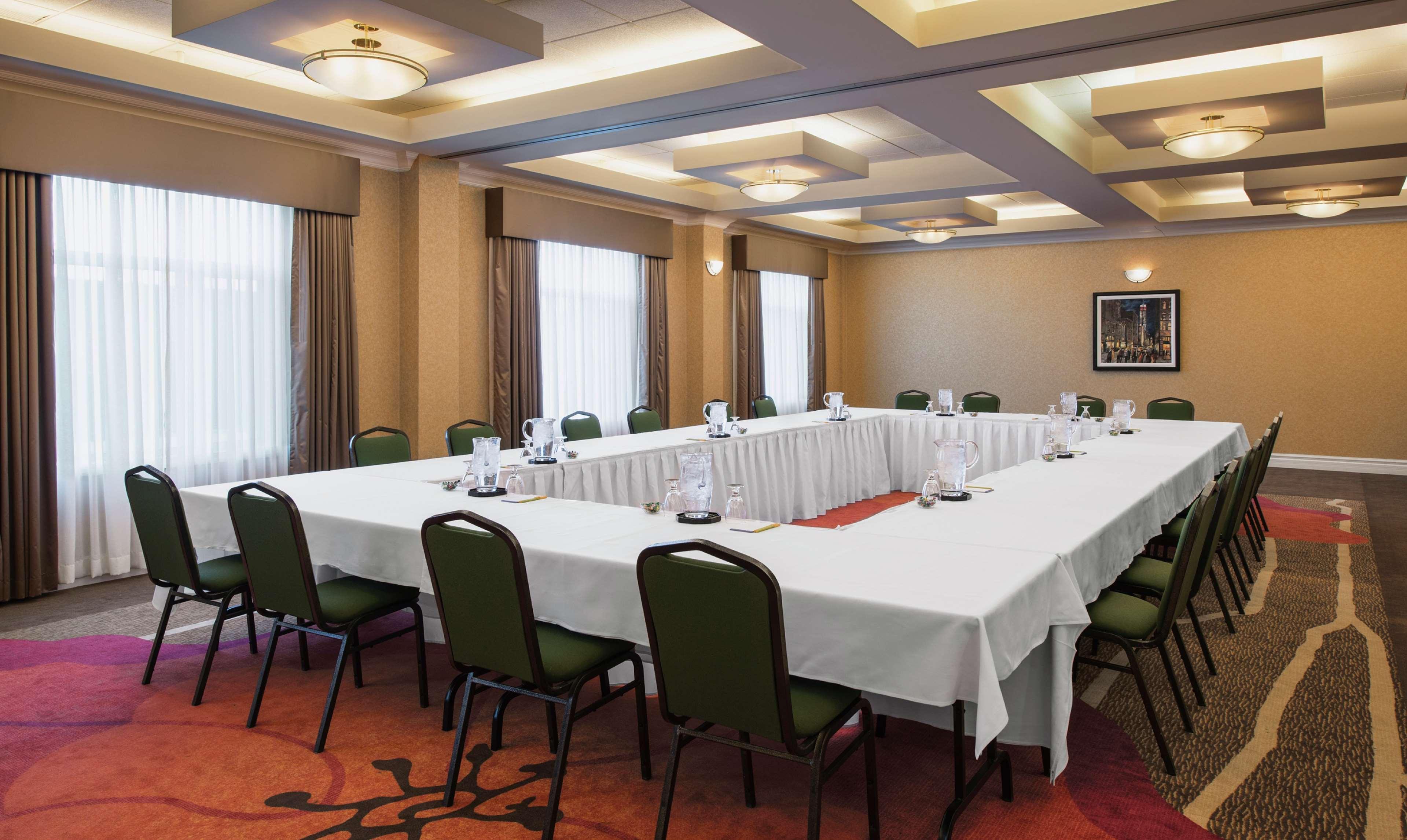 Hilton Garden Inn West Едмънтън Екстериор снимка