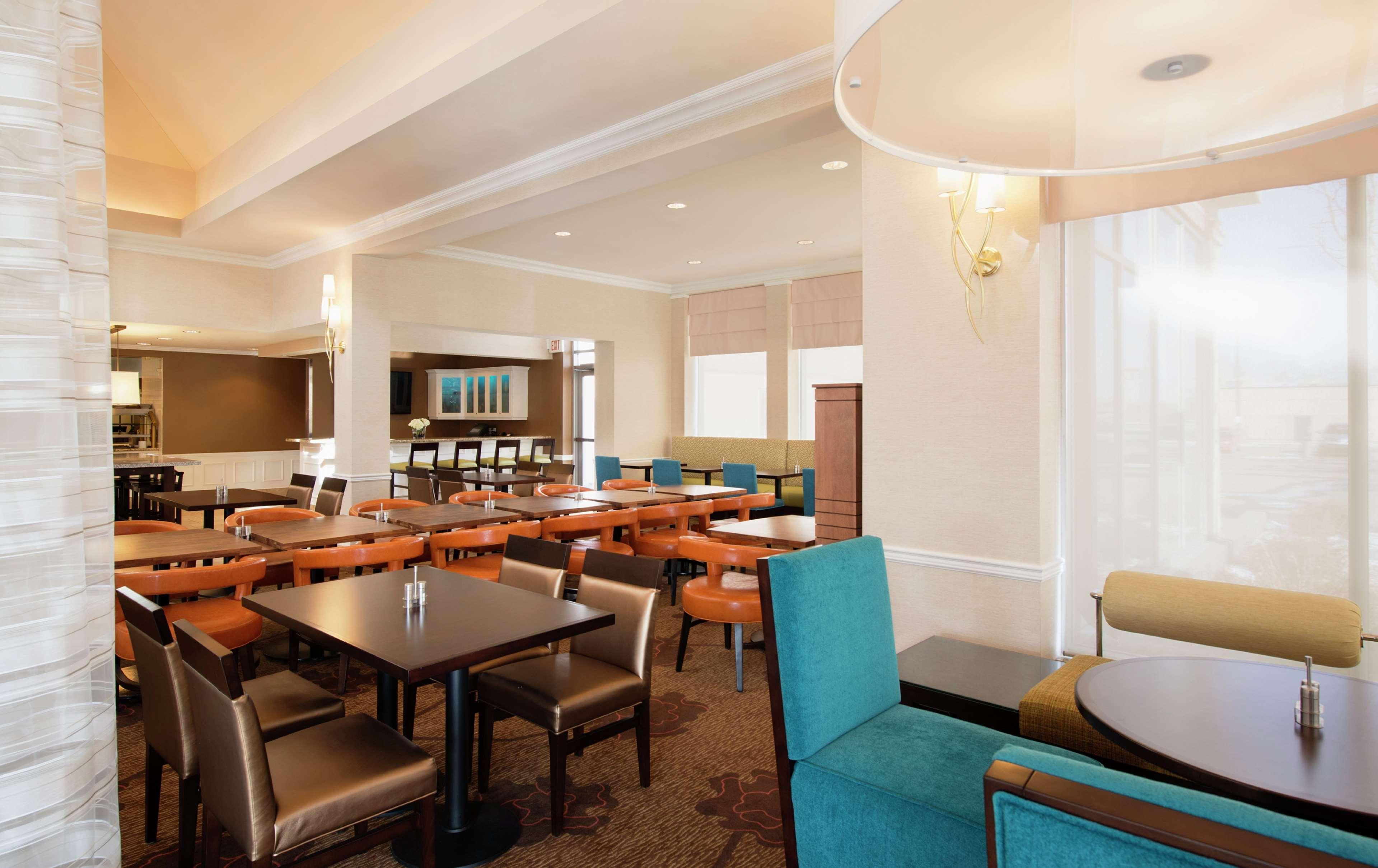 Hilton Garden Inn West Едмънтън Екстериор снимка