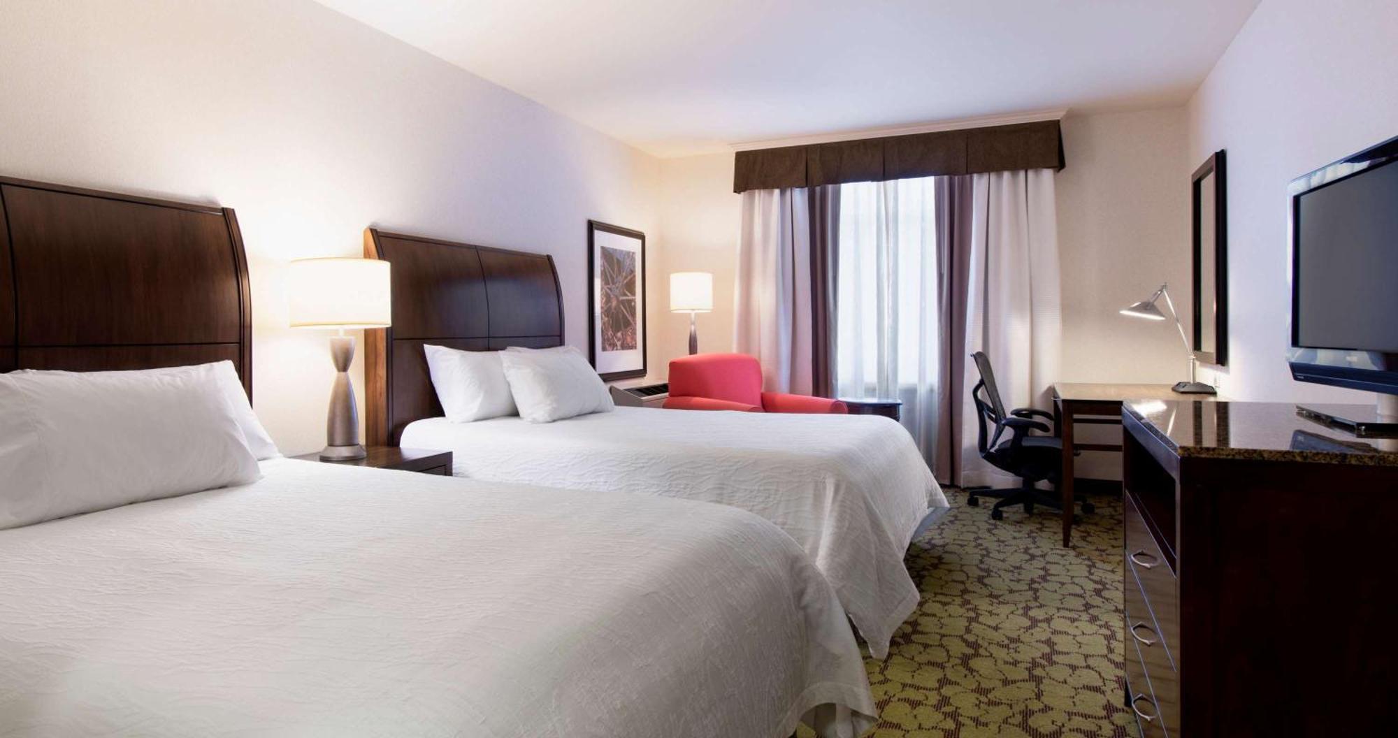 Hilton Garden Inn West Едмънтън Екстериор снимка