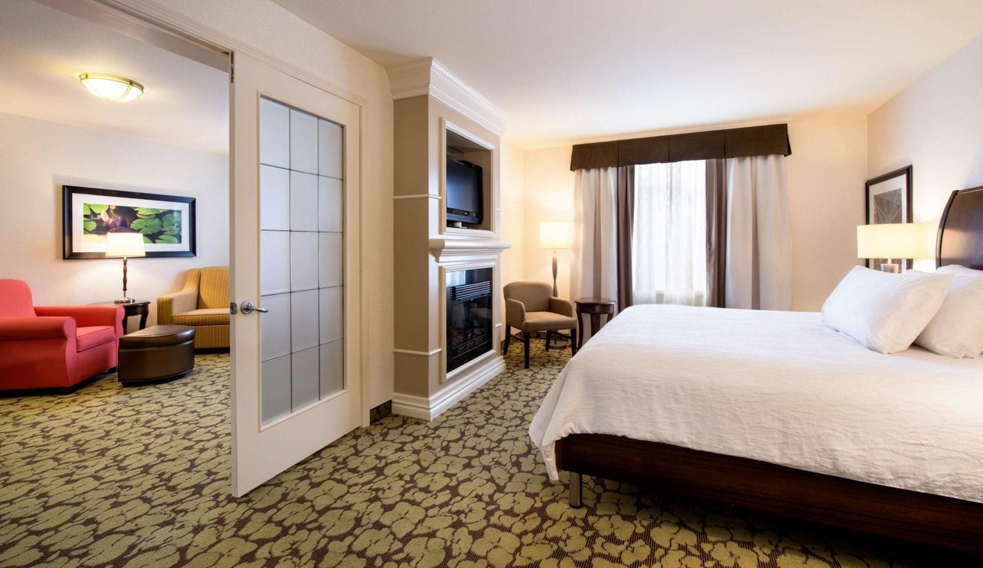 Hilton Garden Inn West Едмънтън Екстериор снимка