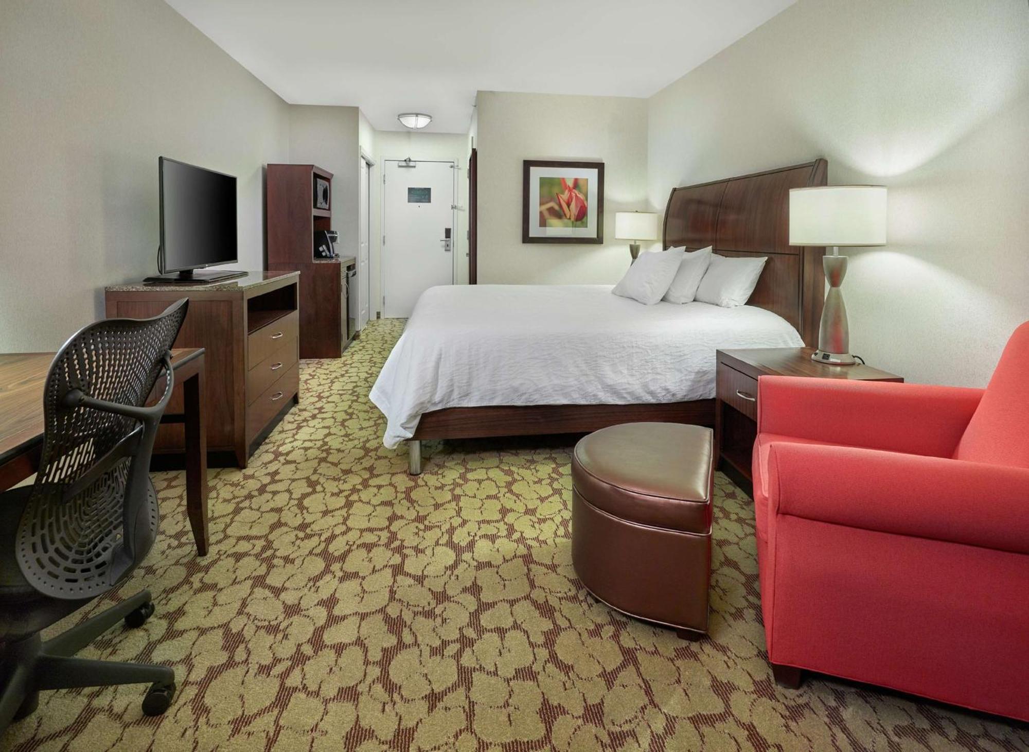 Hilton Garden Inn West Едмънтън Екстериор снимка