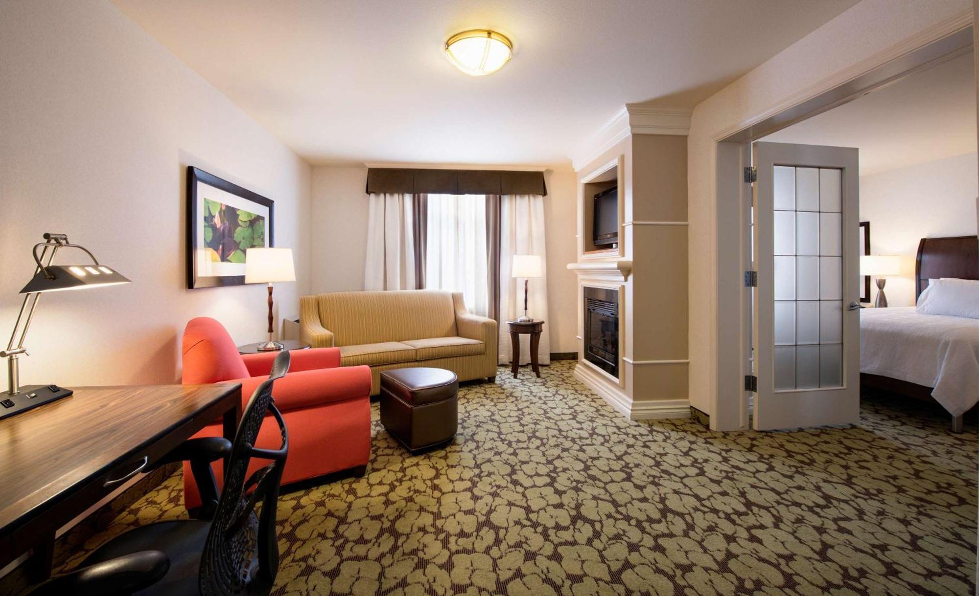 Hilton Garden Inn West Едмънтън Екстериор снимка