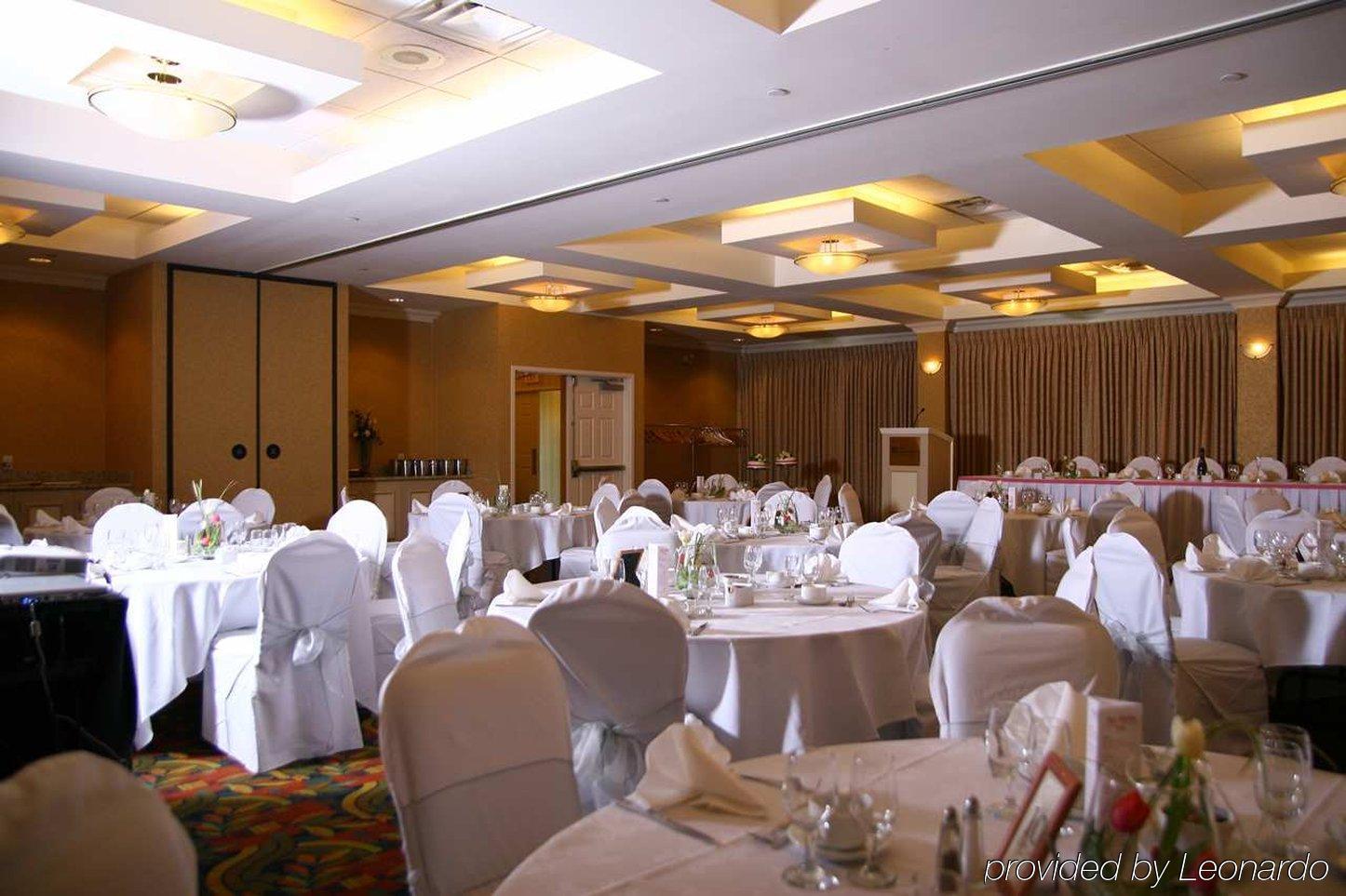 Hilton Garden Inn West Едмънтън Ресторант снимка