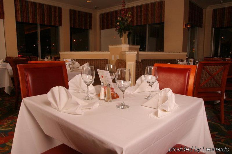 Hilton Garden Inn West Едмънтън Ресторант снимка