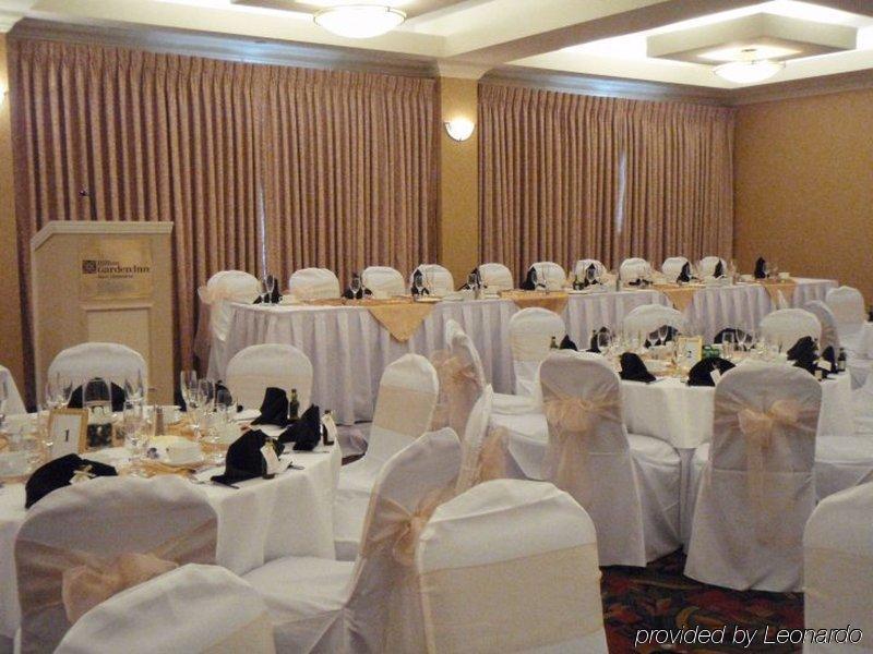 Hilton Garden Inn West Едмънтън Ресторант снимка